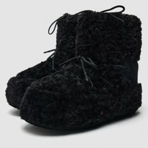 New Zara Fleece Ankle Boots Black / Size US 6
